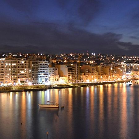 Spacious Apartment Steps To The Promenade Sliema Exterior foto