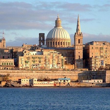 Spacious Apartment Steps To The Promenade Sliema Exterior foto