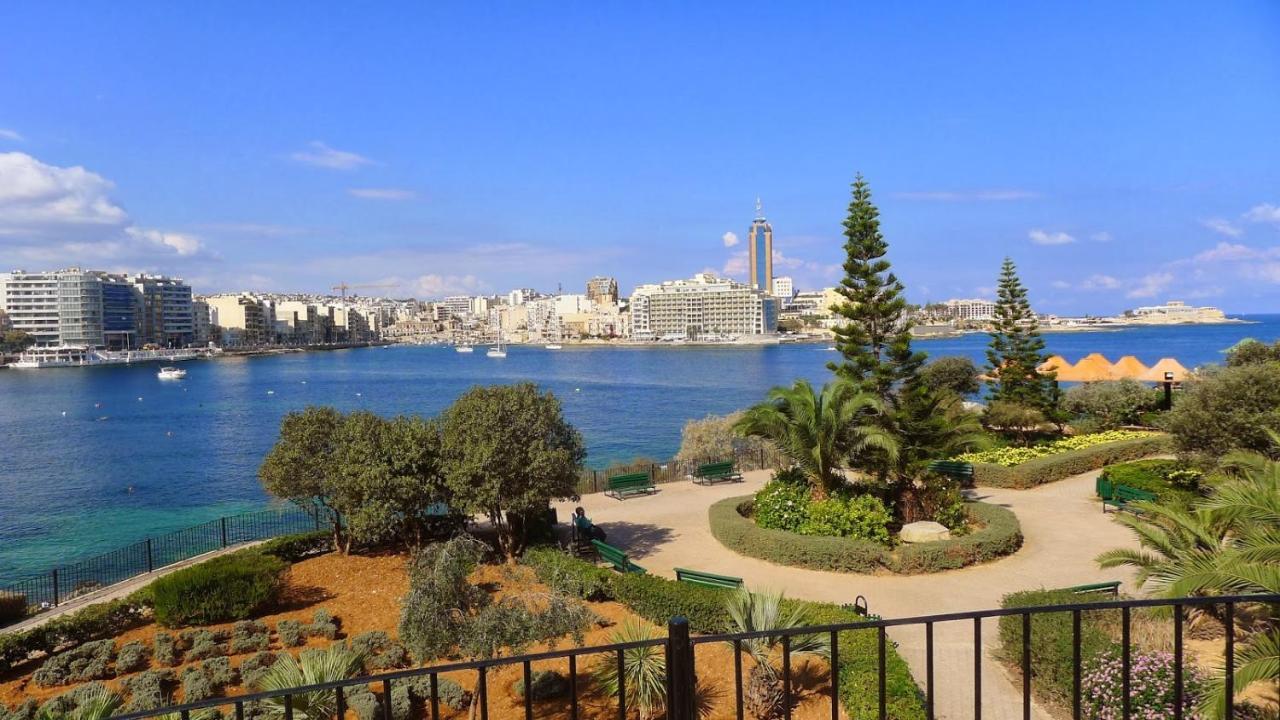 Spacious Apartment Steps To The Promenade Sliema Exterior foto