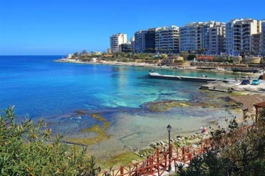 Spacious Apartment Steps To The Promenade Sliema Exterior foto