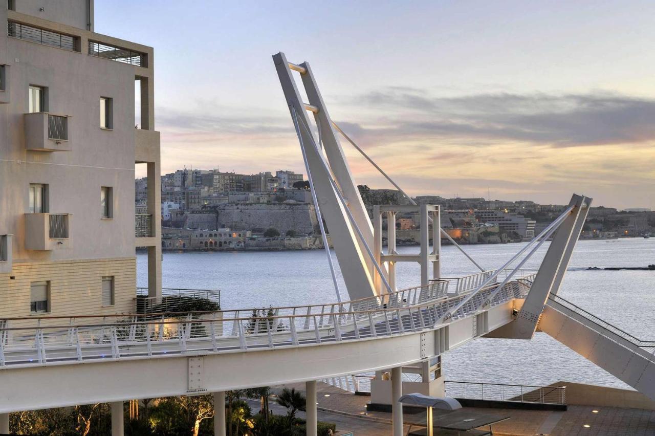 Spacious Apartment Steps To The Promenade Sliema Exterior foto